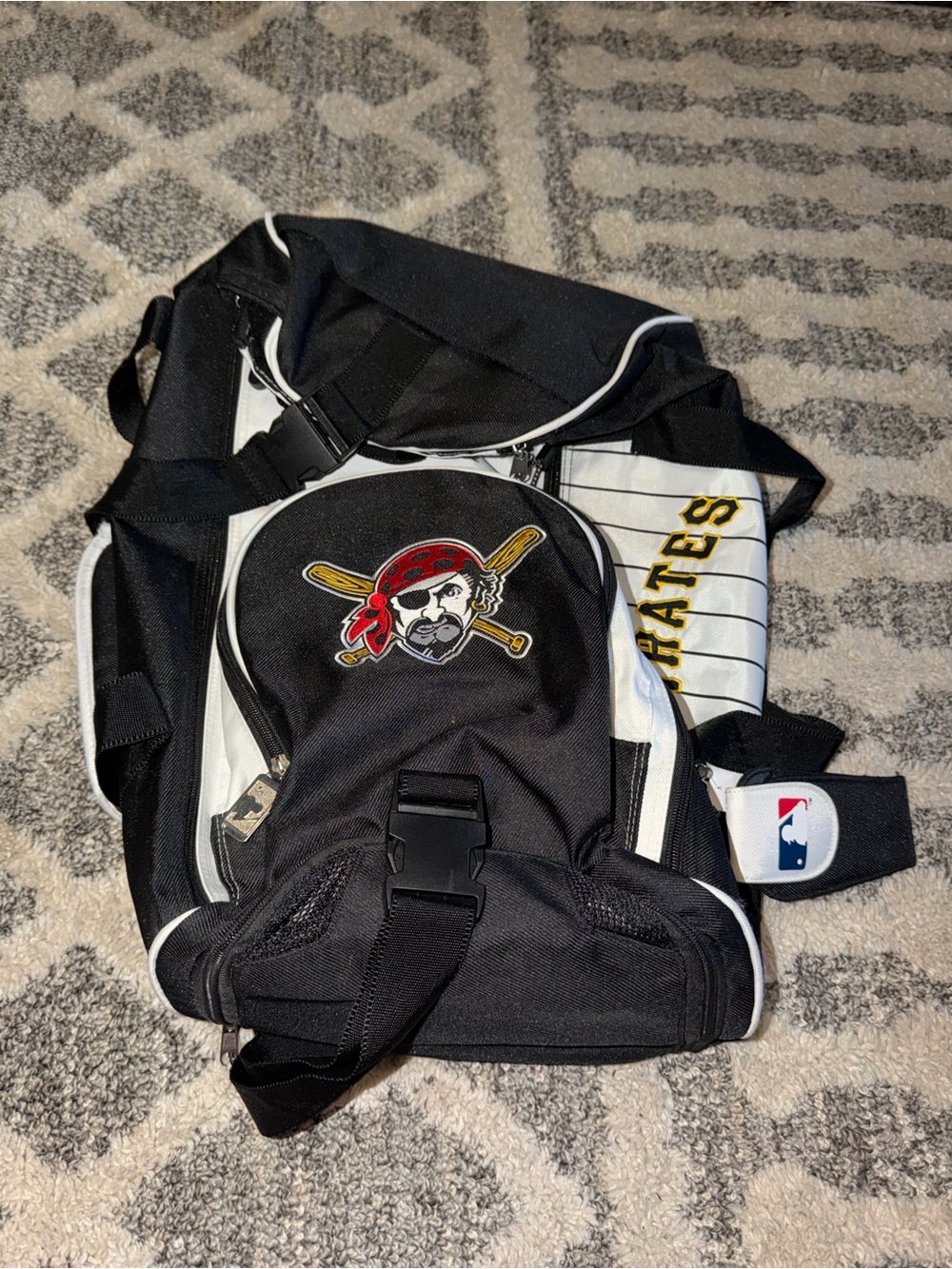 MLB Baseball Pittsburgh Pirates Duffle Travel Gym Storage Cooler Bag Pre Owned U